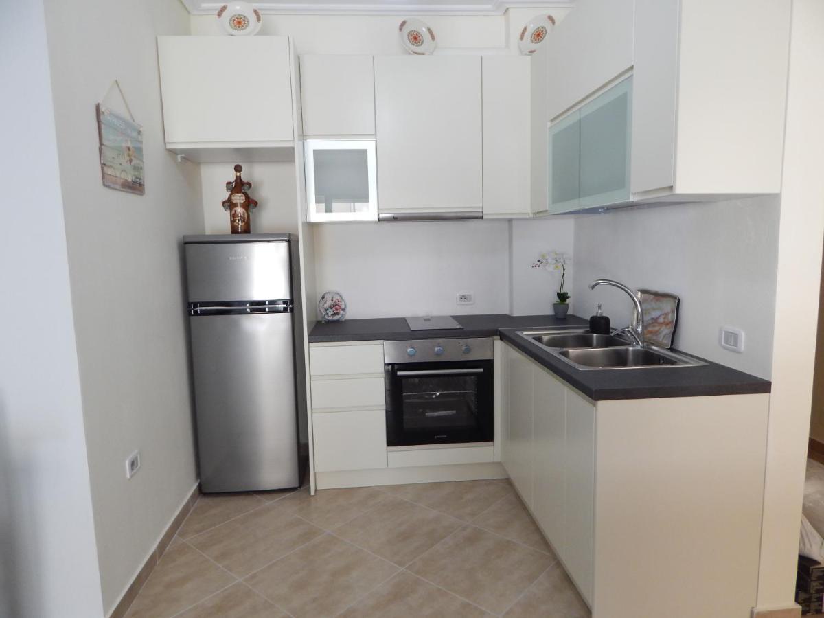 Modern Spacious 1 Bedroom Flat Next To The Beach Avlonya Dış mekan fotoğraf